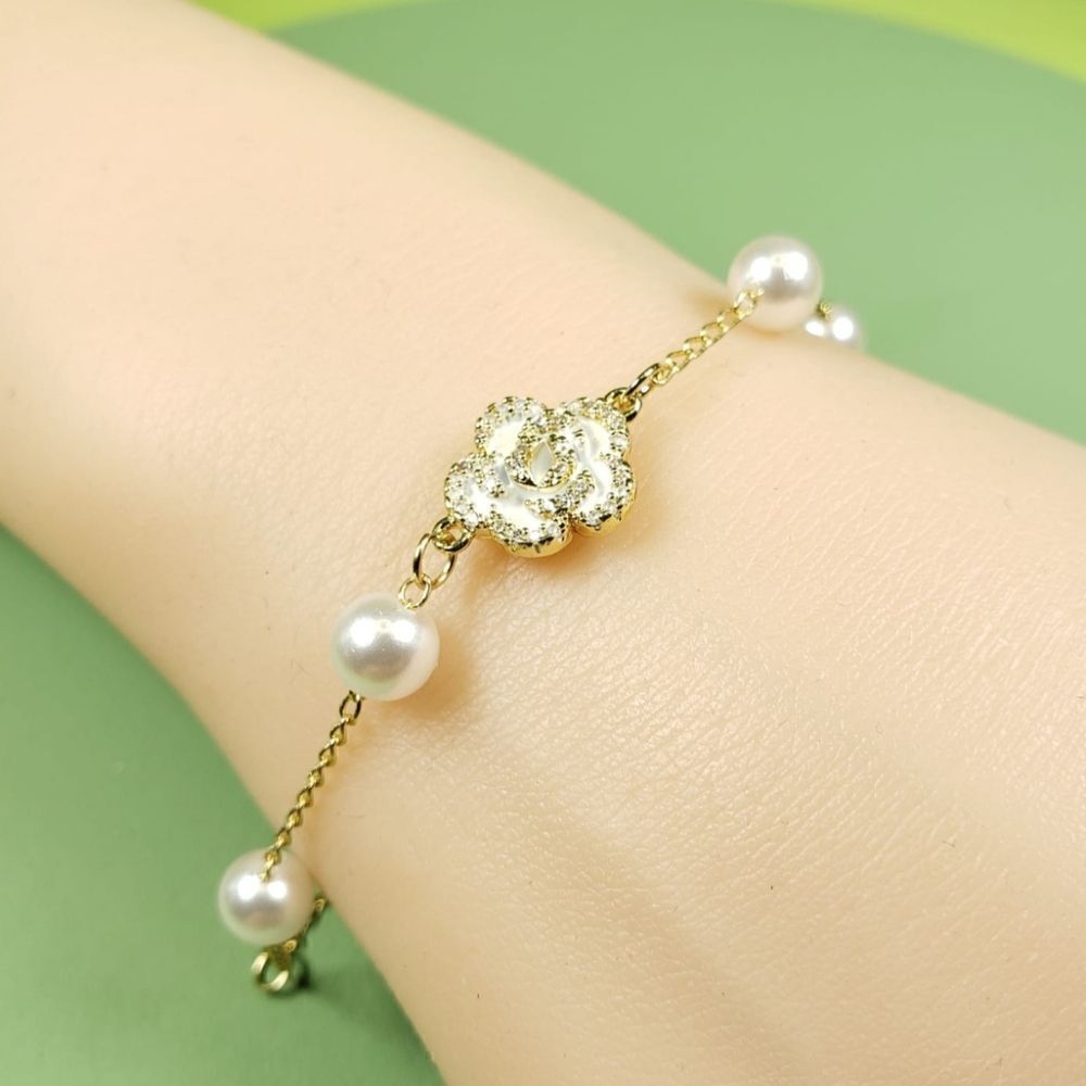 Brand New Gold Flower With Pearl Bracelet